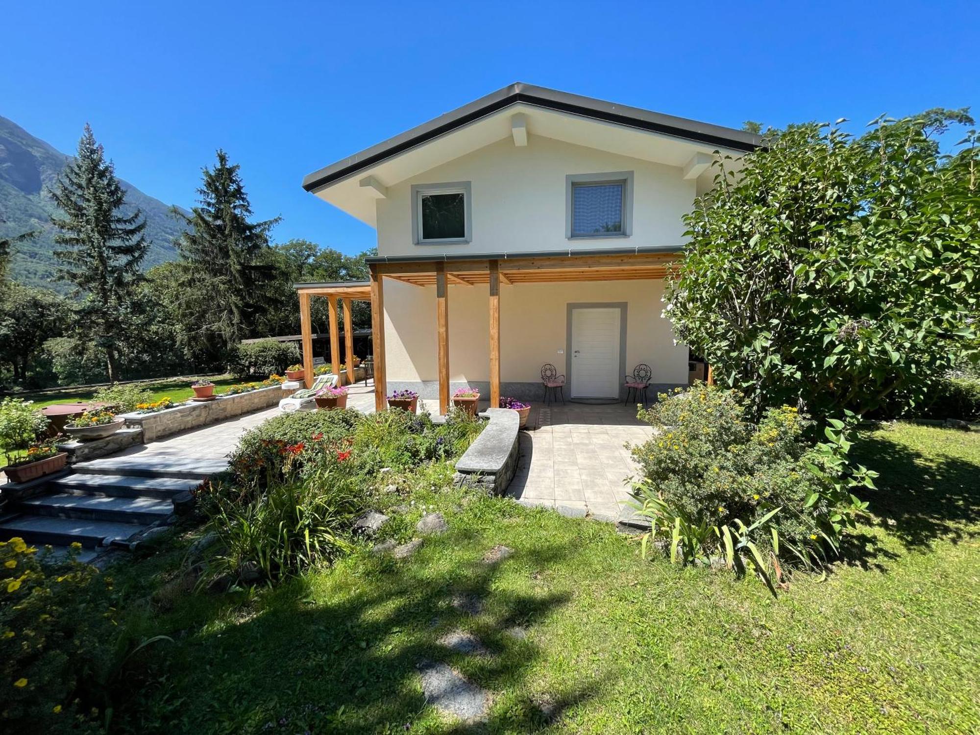 Apartamento La Casina Di Oscar Ad Ao V Combe Vda Quart 0014 E 00I6 Exterior foto