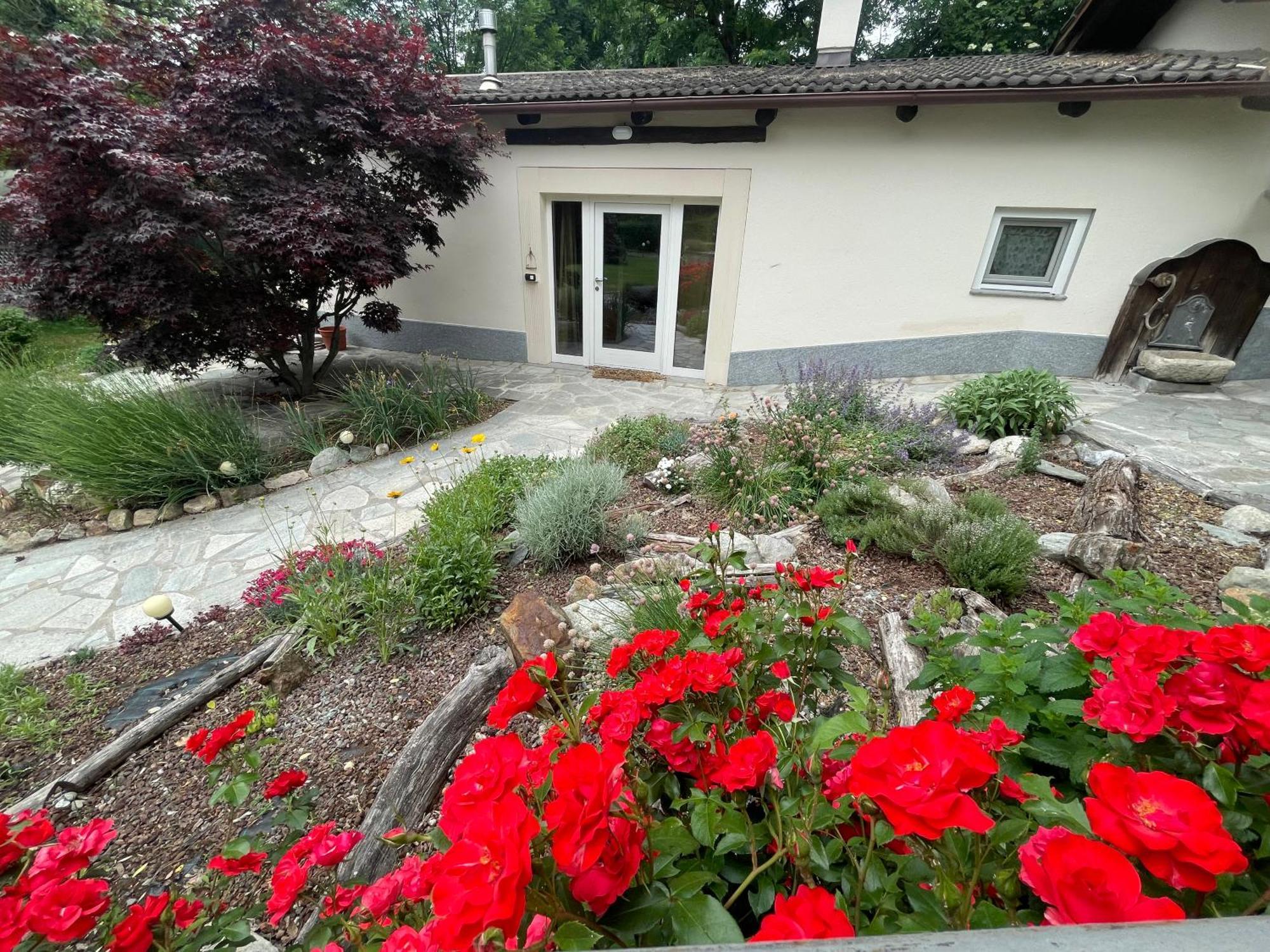 Apartamento La Casina Di Oscar Ad Ao V Combe Vda Quart 0014 E 00I6 Exterior foto