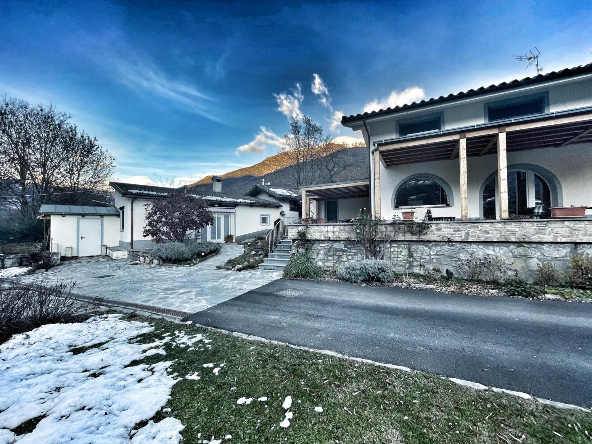 Apartamento La Casina Di Oscar Ad Ao V Combe Vda Quart 0014 E 00I6 Exterior foto