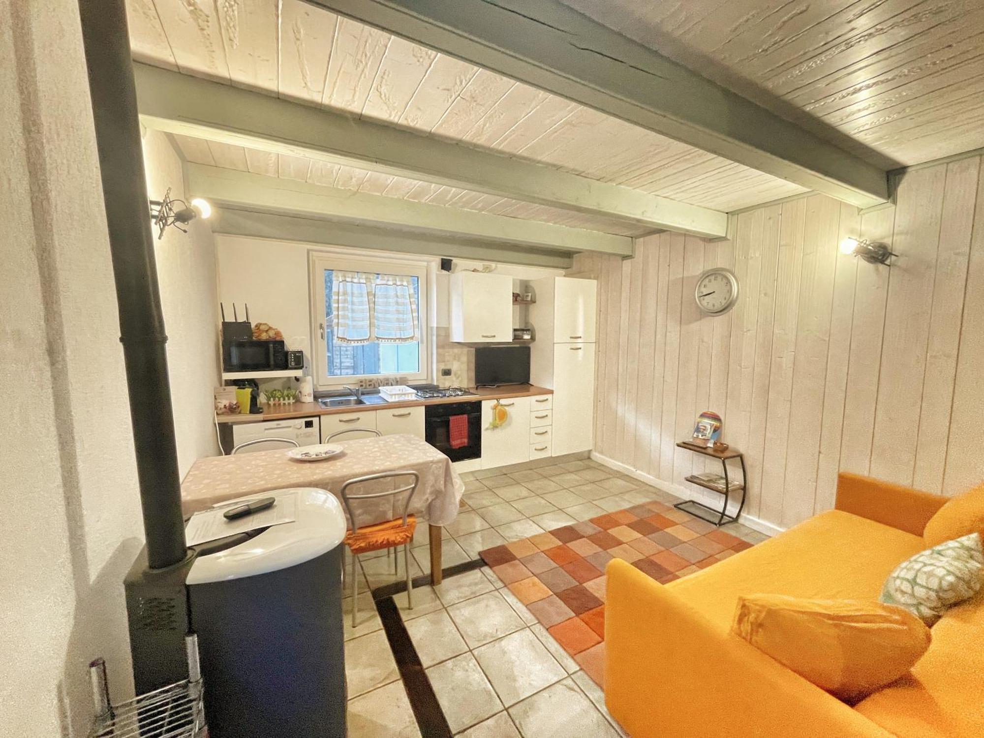 Apartamento La Casina Di Oscar Ad Ao V Combe Vda Quart 0014 E 00I6 Exterior foto